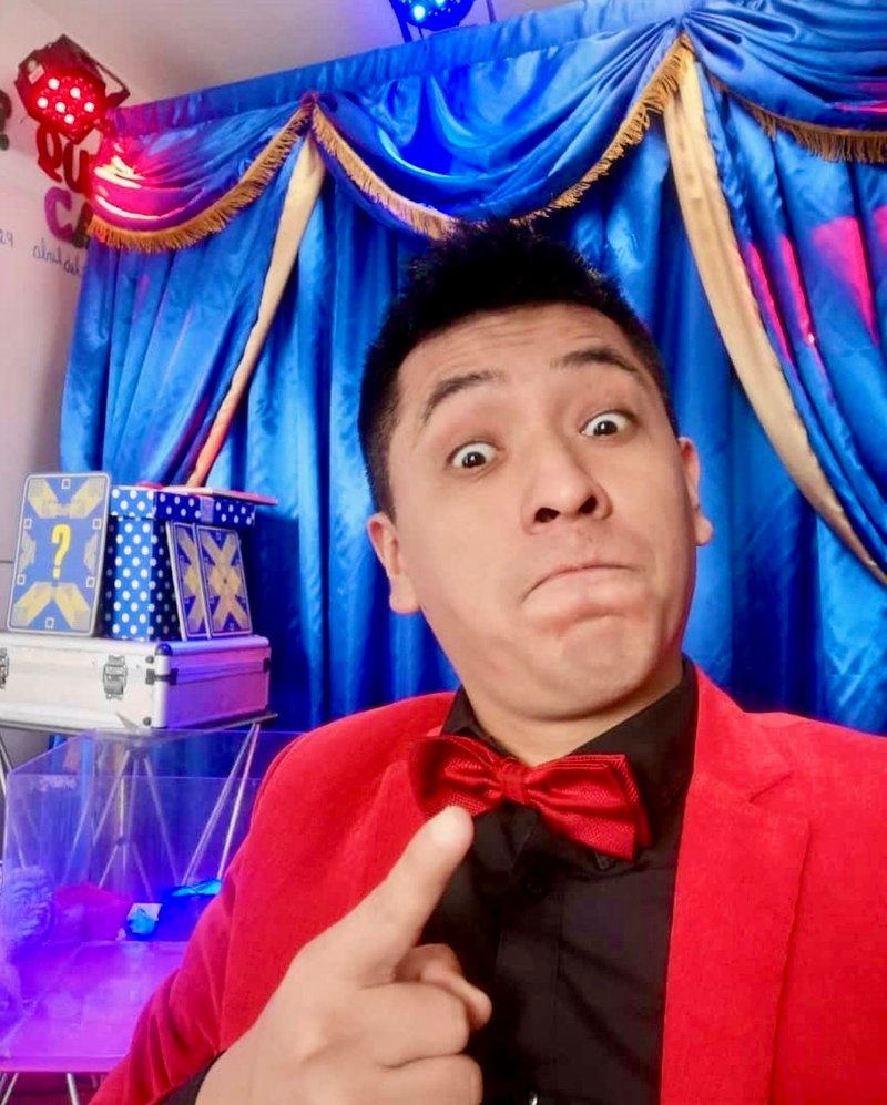 Lee más sobre el artículo El Mago Vilex Preparándose Para Asombrar Con El Cartoon Prediction